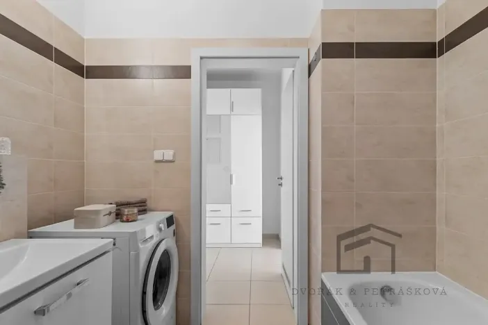 Prodej bytu 1+kk, Praha - Černý Most, Cukrova, 30 m2