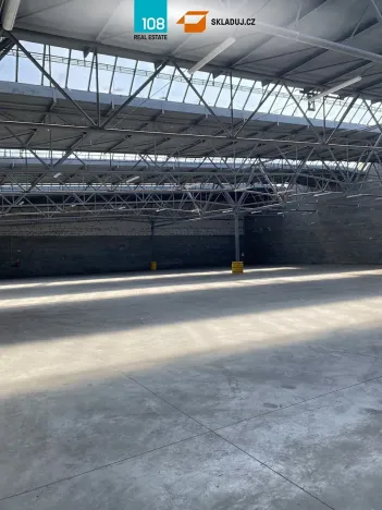Pronájem skladu, Žatec, Purkyněho, 2000 m2