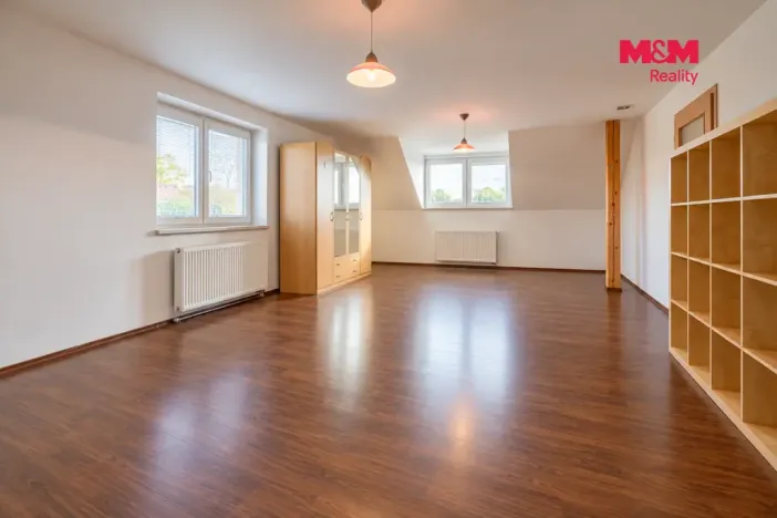 Prodej rodinného domu, Dynín, 330 m2