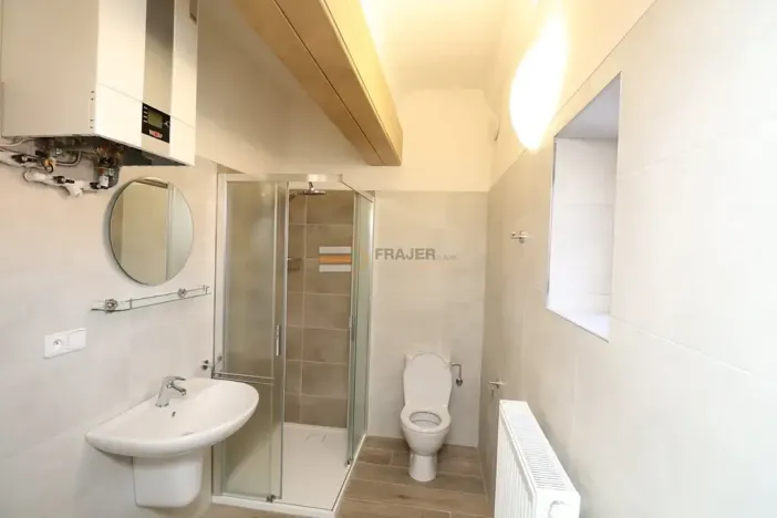Pronájem bytu 1+kk, Uhlířské Janovice, Václavské náměstí, 26 m2