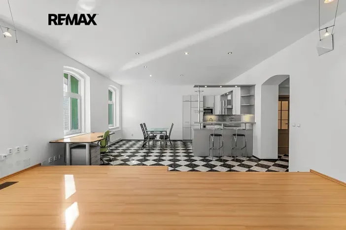 Prodej bytu 2+kk, Plzeň, Karlova, 86 m2