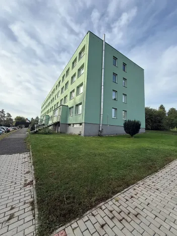 Prodej bytu 1+kk, Jílové u Prahy, Holíkova, 44 m2