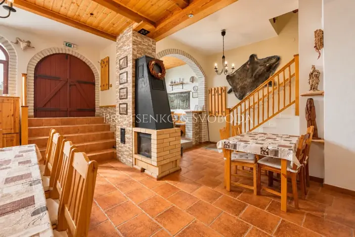 Prodej ubytování, Strachotín, Sklepní, 285 m2