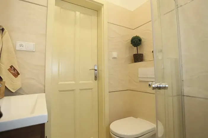 Pronájem bytu 1+kk, Praha - Nusle, U křížku, 27 m2