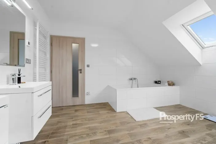 Prodej rodinného domu, Knínice, 176 m2