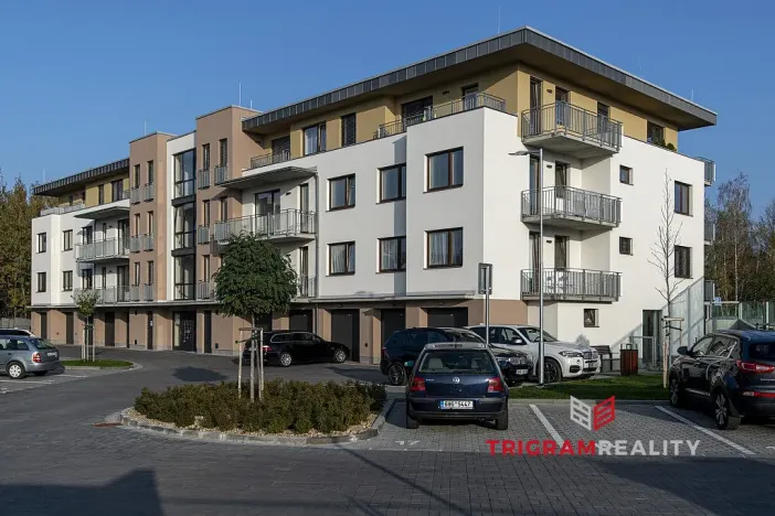 Pronájem bytu 2+kk, Hradec Králové - Nový Hradec Králové, Antonína Petrofa, 46 m2