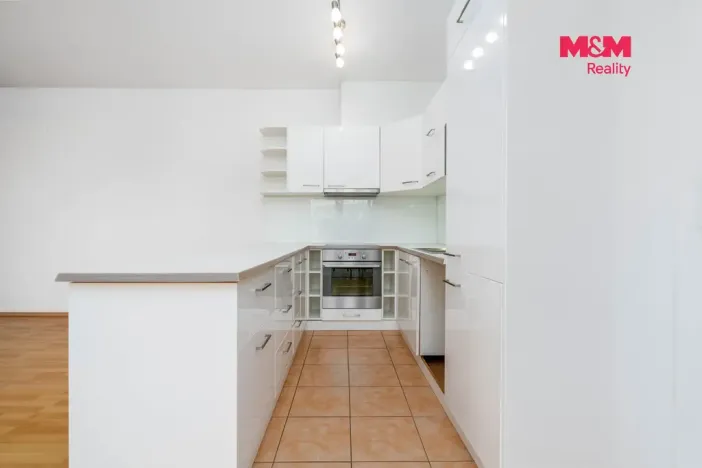 Prodej bytu 2+kk, Praha - Kyje, Sicherova, 64 m2