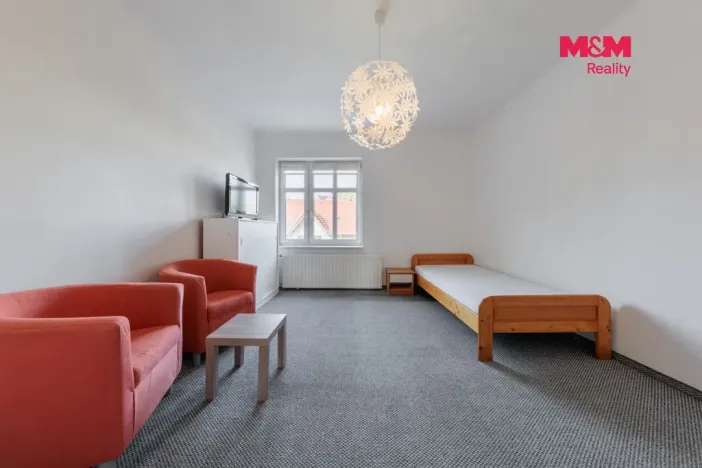 Pronájem bytu 1+1, Karlovy Vary - Stará Role, Holečkova, 33 m2