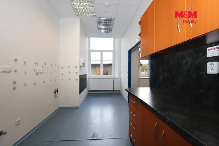 Pronájem kanceláře, Krnov, Čsl. armády, 520 m2