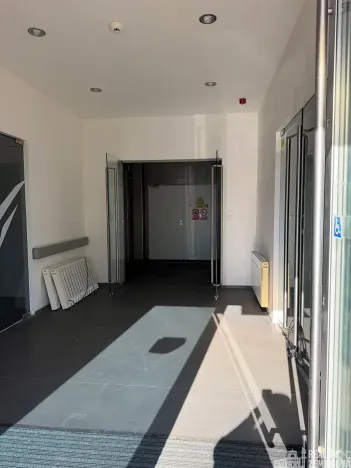 Pronájem komerční nemovitosti, Nupaky, Komerční, 470 m2