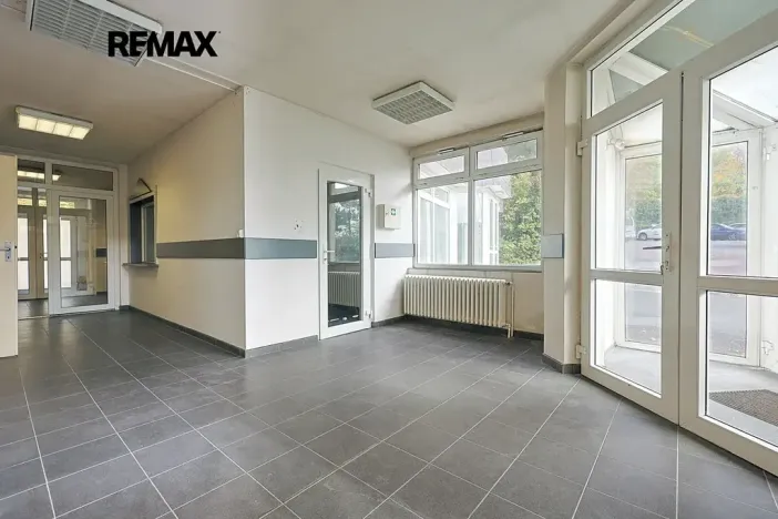 Pronájem obchodního prostoru, Plzeň, Na Roudné, 150 m2