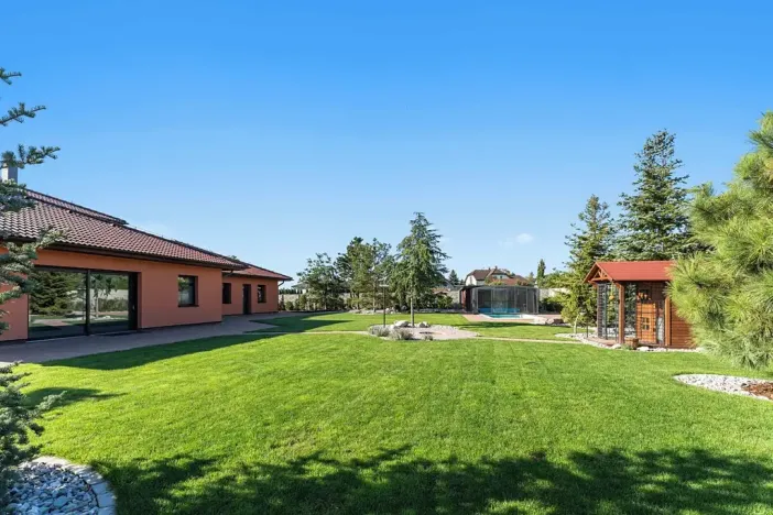 Prodej kanceláře, Velké Přítočno, 350 m2