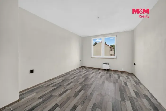 Prodej bytu 4+1, Černovice, U Mateřské školy, 82 m2