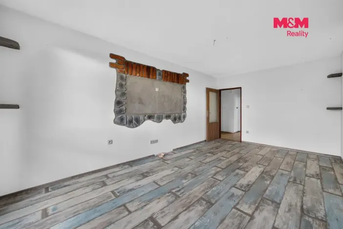 Prodej bytu 4+1, Černovice, U Mateřské školy, 82 m2