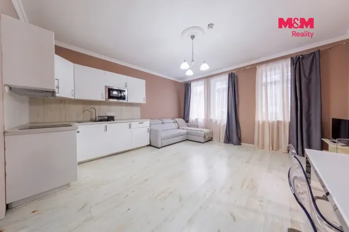 Pronájem bytu 3+kk, Karlovy Vary, Moravská, 80 m2