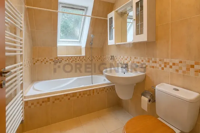 Pronájem bytu 3+1, Praha, Ruská, 109 m2