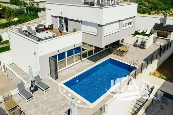 Prodej vily, Podstrana, Chorvatsko, 220 m2
