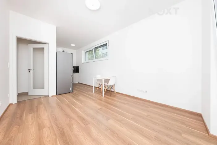 Pronájem bytu 2+kk, Pardubice, Bratranců Veverkových, 46 m2