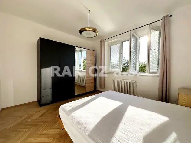 Pronájem bytu 3+1, Praha - Vinohrady, Pod Rapidem, 57 m2