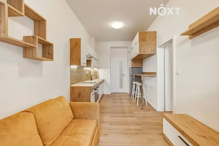 Pronájem bytu 2+kk, Praha - Vysočany, Kolmá, 34 m2