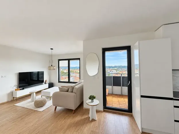 Pronájem bytu 2+kk, Brno, Bratislavská, 52 m2