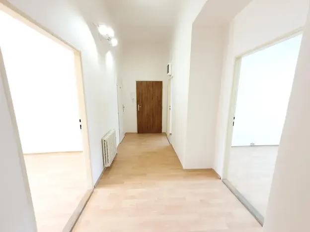 Pronájem kanceláře, Praha - Vinohrady, Bělehradská, 70 m2