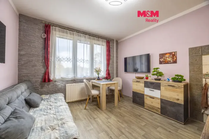 Prodej bytu 1+1, Klatovy - Klatovy IV, Za Tratí, 42 m2