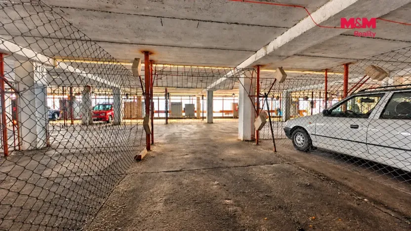Prodej garážového stání, Praha - Střížkov, Lovosická, 18 m2
