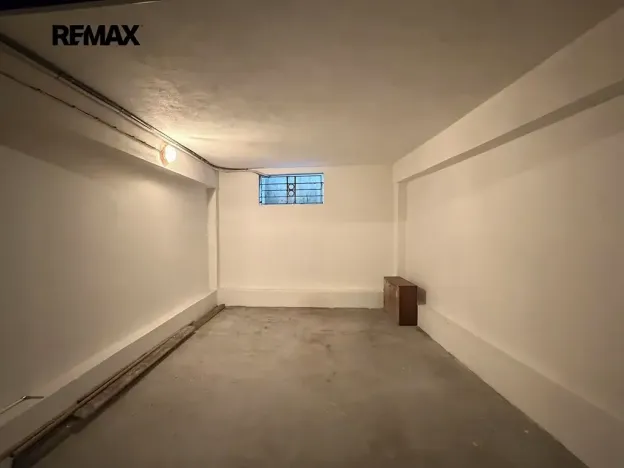 Pronájem garážového stání, Praha - Motol, Brdlíkova, 20 m2