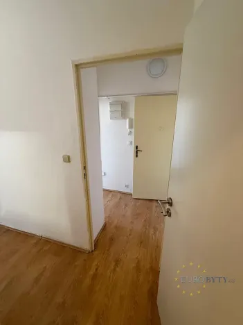 Pronájem bytu 2+kk, Praha - Nusle, Slavojova, 37 m2
