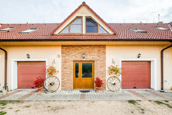 Prodej vícegeneračního domu, Předenice, 482 m2