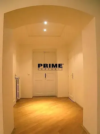 Pronájem bytu 4+1, Praha - Nové Město, Odborů, 100 m2