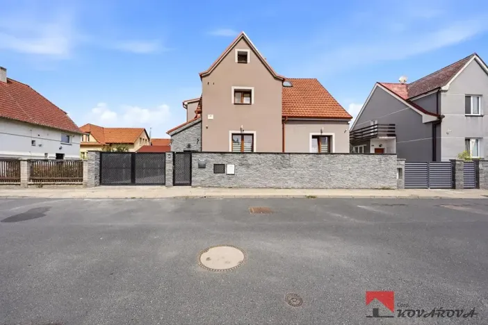Prodej rodinného domu, Štětí, 180 m2