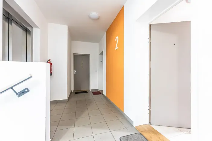 Pronájem bytu 2+kk, Praha - Uhříněves, Jindřicha Bubeníčka, 37 m2