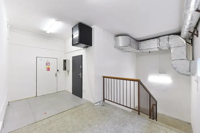 Pronájem kanceláře, Praha - Horní Počernice, Komárovská, 210 m2