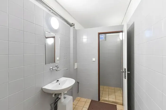 Pronájem kanceláře, Praha - Horní Počernice, Komárovská, 210 m2