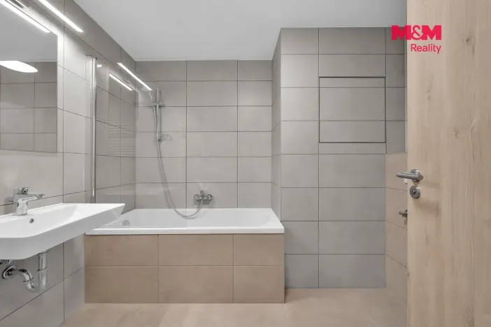 Pronájem bytu 2+kk, Pardubice - Ohrazenice, U Sportovní školy, 51 m2