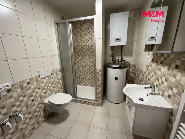 Pronájem bytu 1+kk, Hrdlořezy, 36 m2