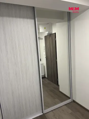 Pronájem bytu 1+kk, Hrdlořezy, 36 m2