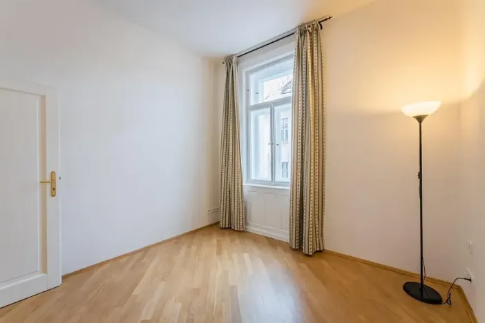 Pronájem bytu 4+1, Praha - Nové Město, Odborů, 100 m2
