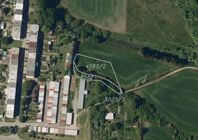Prodej pole, 1984 m², Hulín