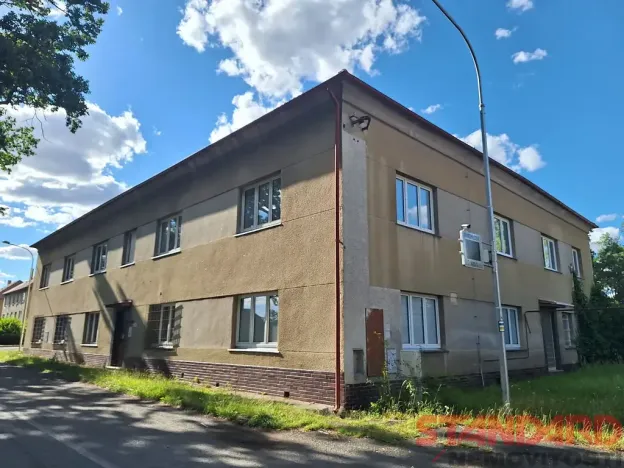 Pronájem garáže, 50 m², Lužany