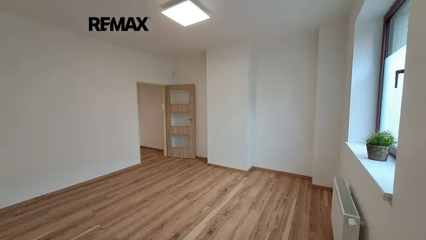 Pronájem bytu 2+kk, Praha - Podolí, Na hřebenech I, 38 m2