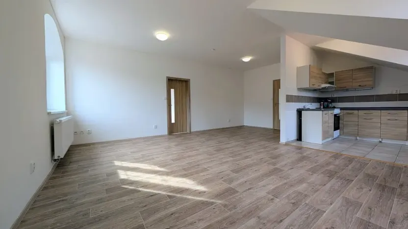 Pronájem bytu 4+kk, 116 m², U Koupaliště, Peruc