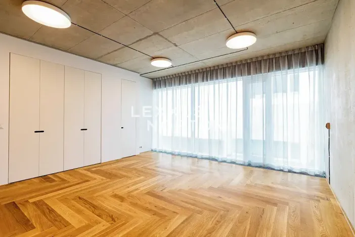 Pronájem atypického bytu, Praha - Bubeneč, Ronalda Reagana, 198 m2