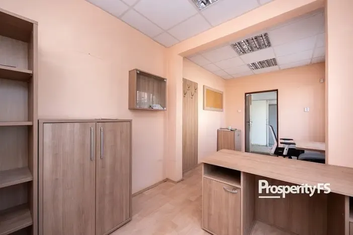 Prodej kanceláře, Okna, 475 m2