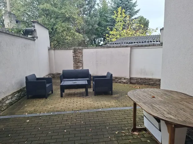Pronájem rodinného domu, Staré Město, 180 m2