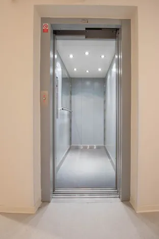 Pronájem bytu 3+1, Praha - Žižkov, Ostromečská, 83 m2