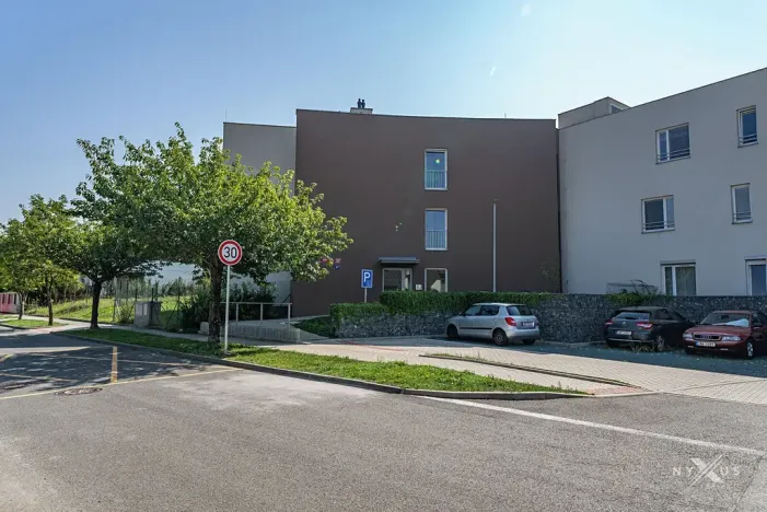 Pronájem bytu 1+kk, Praha - Štěrboholy, Pod areálem, 30 m2