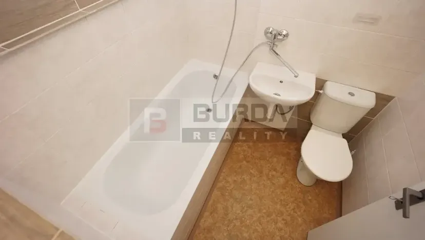 Pronájem bytu 1+1, Neratovice, 30 m2
